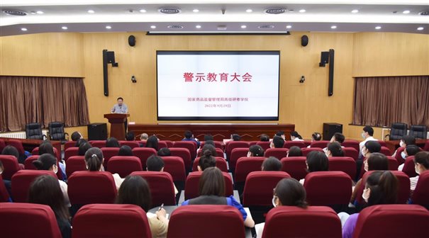 795b1843b0cf19981f80e95c38a690d